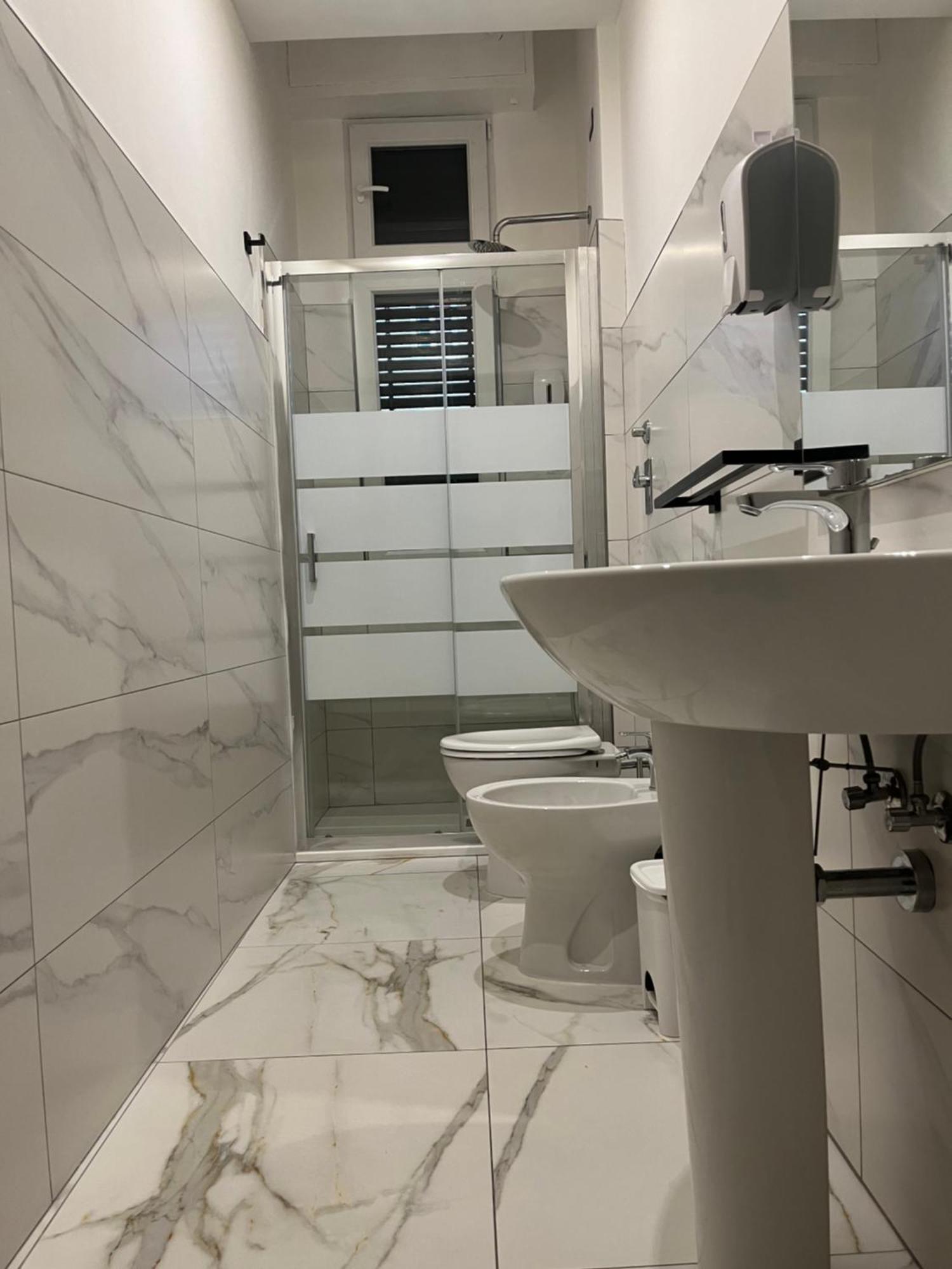 Jcube Apartments Bocconi Milano Ngoại thất bức ảnh
